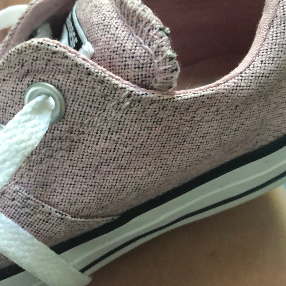 Converse - Picture 2 of 2